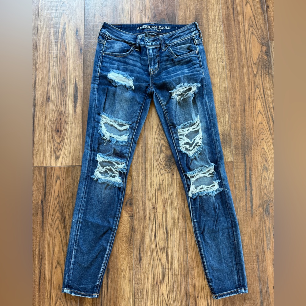 American Eagle Outfitters Distressed Blue Jeans Super Stretch for Women